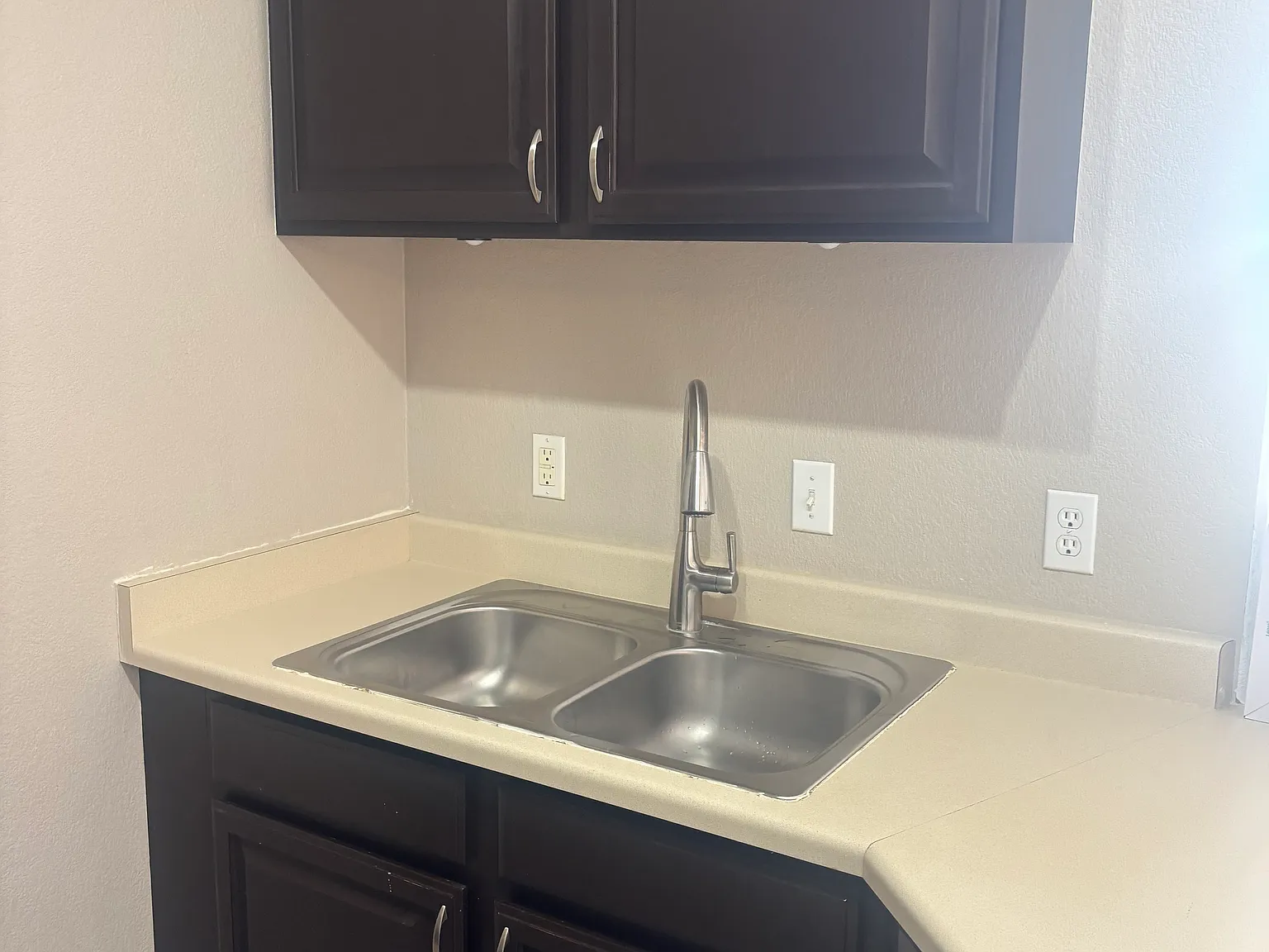2 bed, 1.5 bath, 1200 sqft, $2,300 — Photo 3