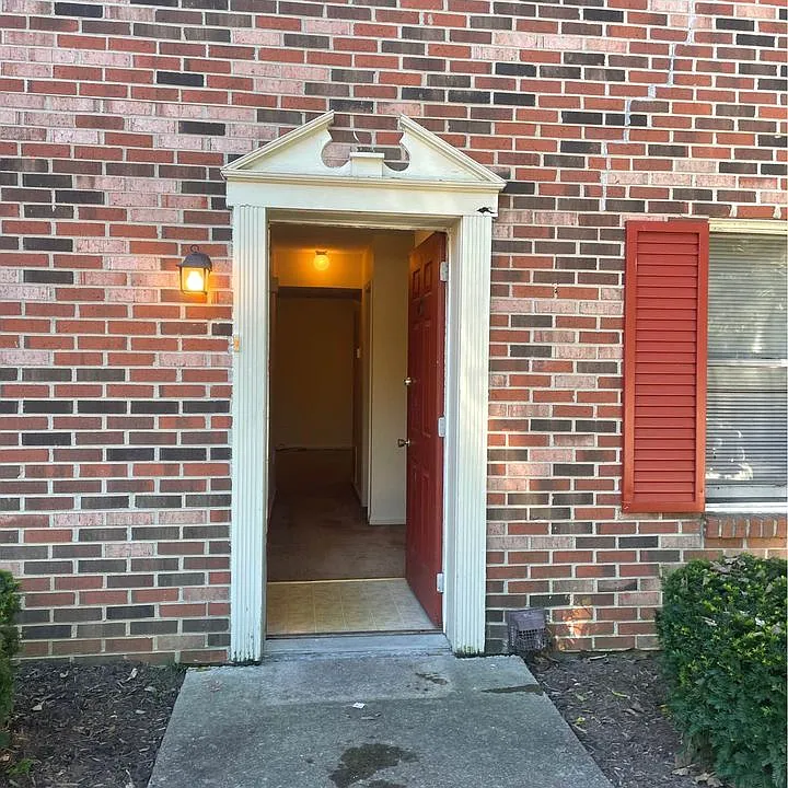 100 Willis Manor Dr #35
