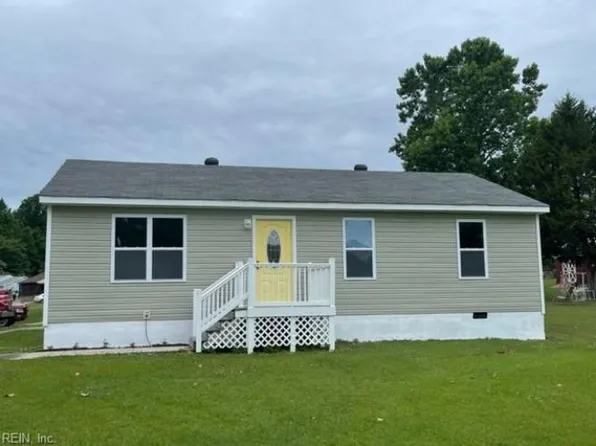 207 Locust St, Suffolk, VA 23434