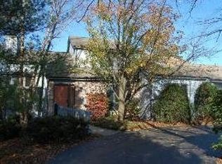 120 Geneva Rd, Glen Ellyn, IL 60137