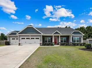 6825 Hunters Den Rd, Hope Mills, NC 28348