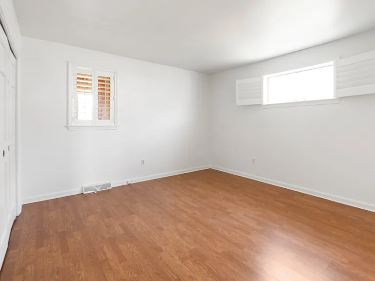 101 Roseneath Ave — Photo 2