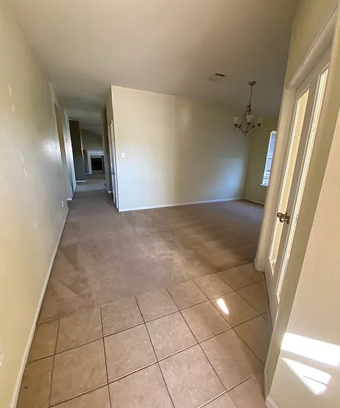 607 Constellation Dr — Photo 3