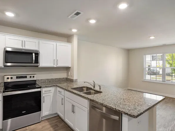 23 March Creek Dr, Fuquay Varina, NC 27526
