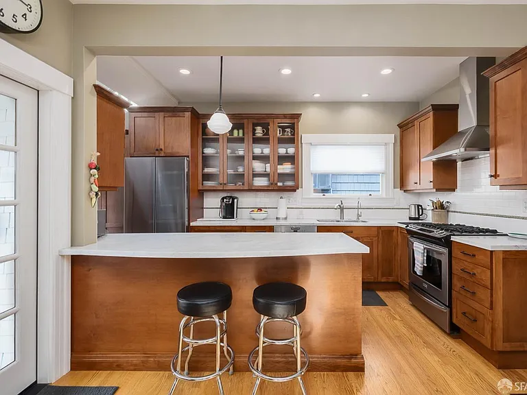 857 Laurel St — Photo 18