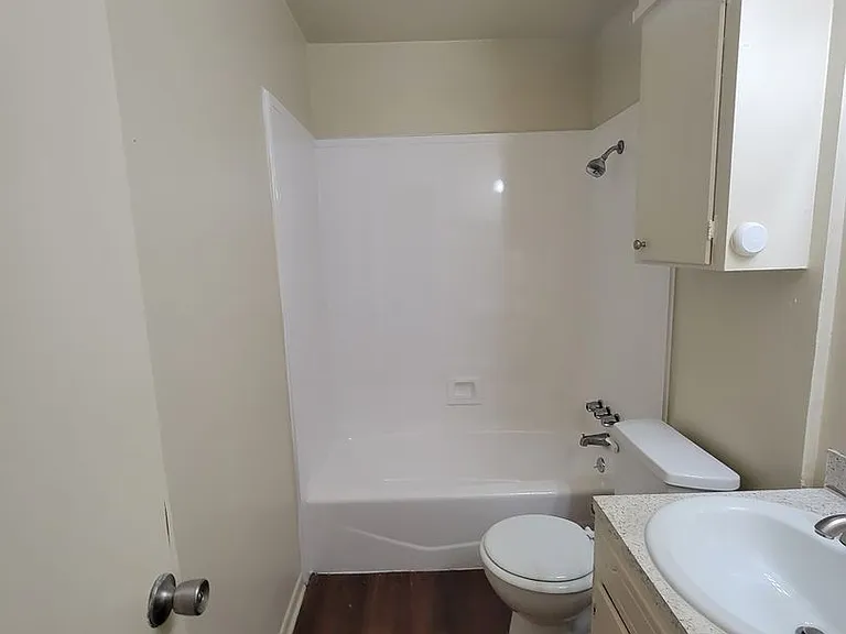 8006 Hobbs Dr — Photo 7
