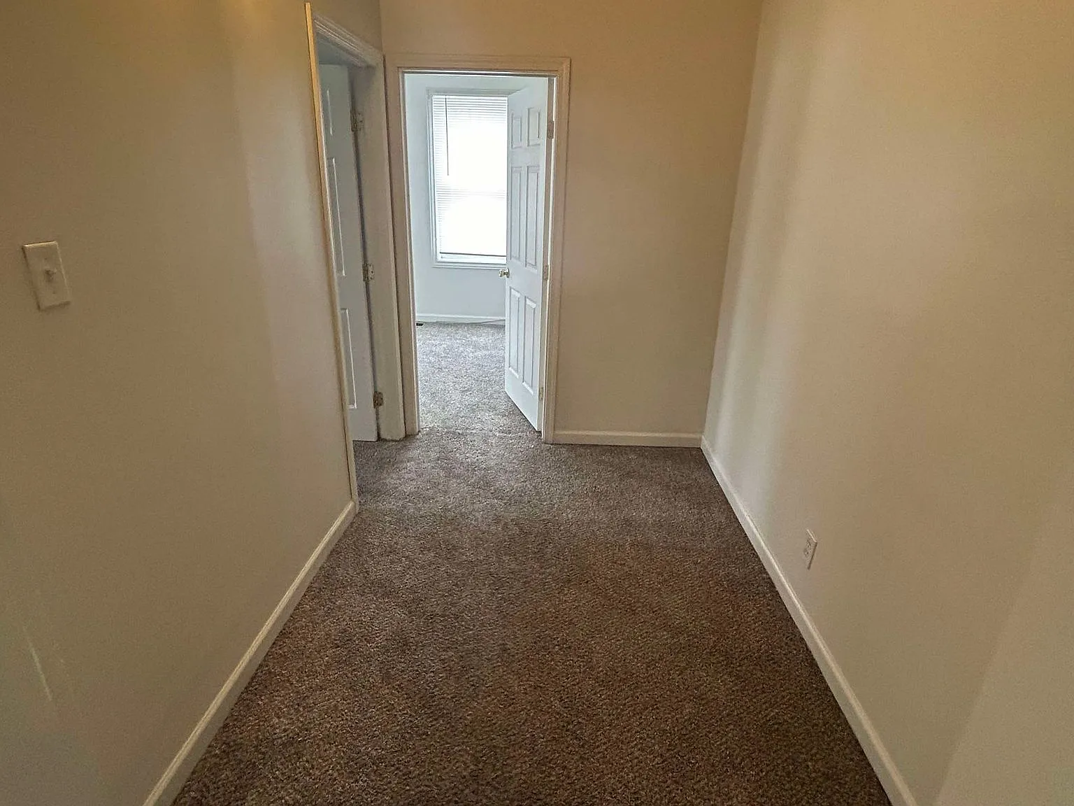 402 Elm St — Photo 2