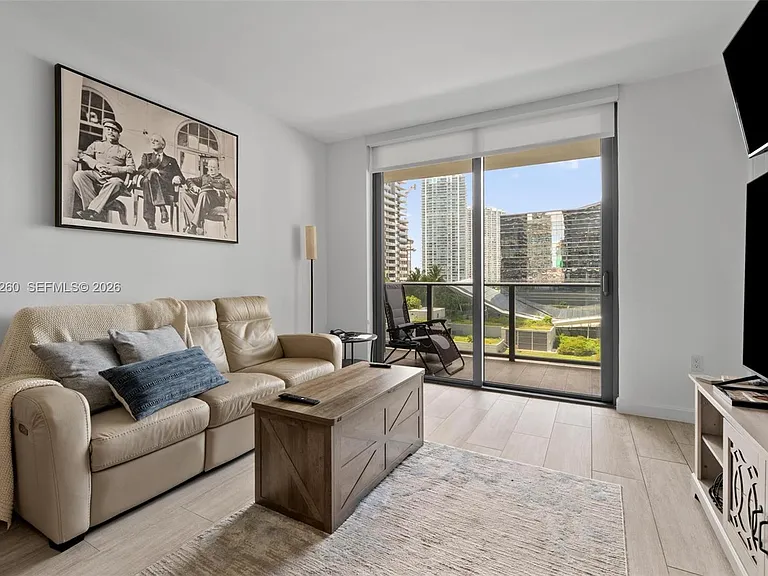 45 SW 9th St #1109 — Photo 5
