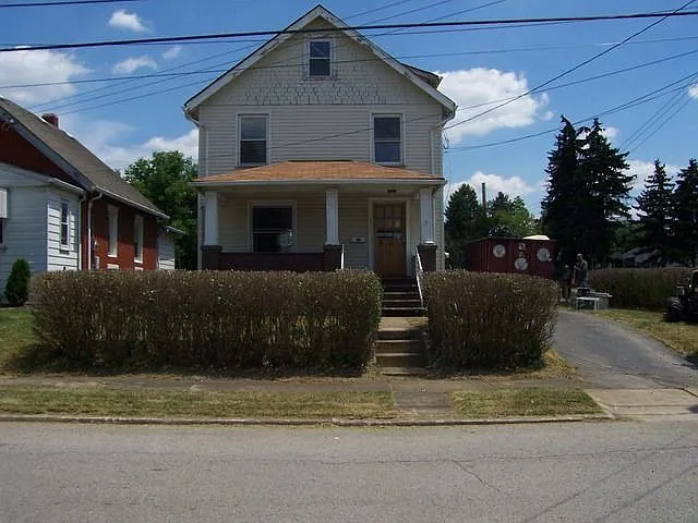 231 Scott Ave photo 1