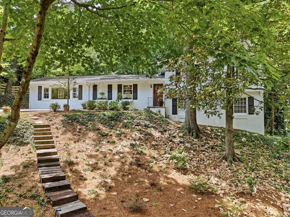 2360 Honeysuckle Ln SE, Smyrna, GA 30080