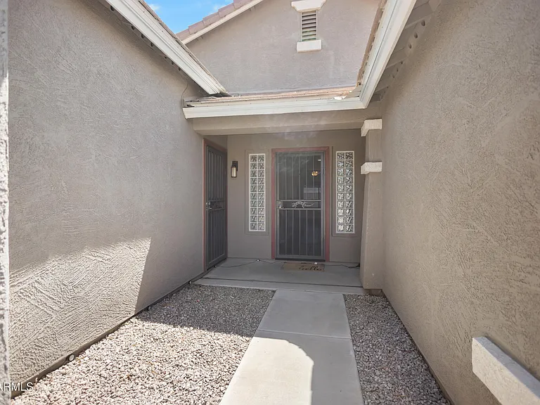 2501 S 255th Dr — Photo 2