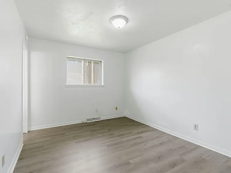 1017 W Washita St — Photo 9