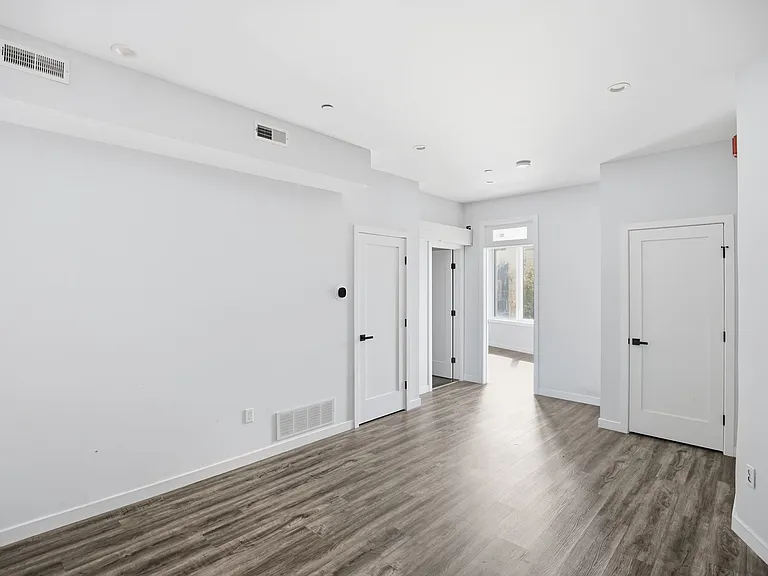 2301 Frankford Ave — Photo 12