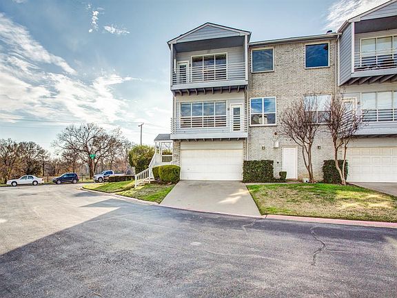3rd image of 701 Oakbrook Dr