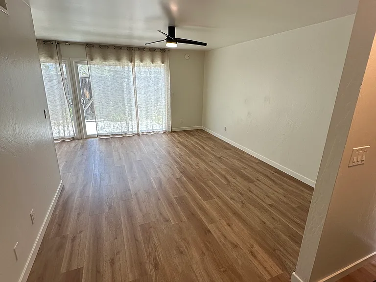 383 Cannon Green Dr #A — Photo 3