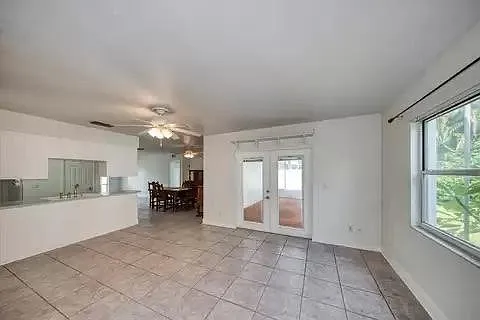 3 bed, 1500 sqft, $4,000 — Photo 3