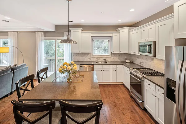 Sold by Ben Bay Realty Co | media 29