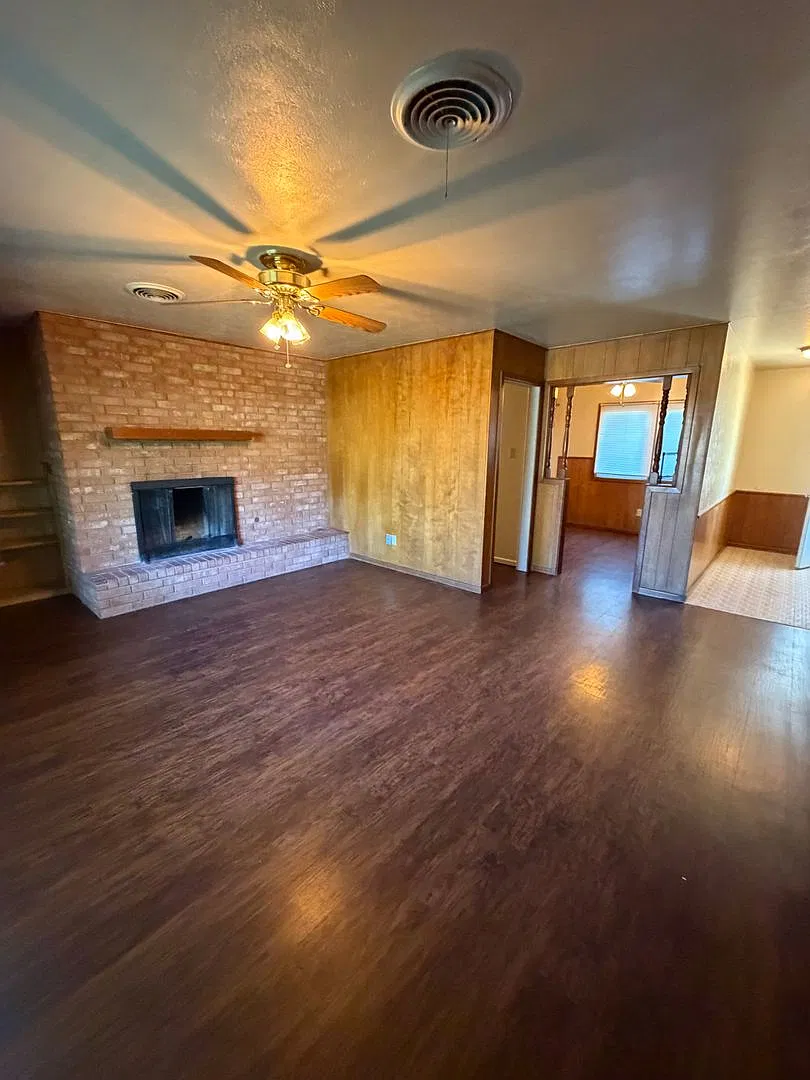 MC 2408 33rd Street — Photo 1