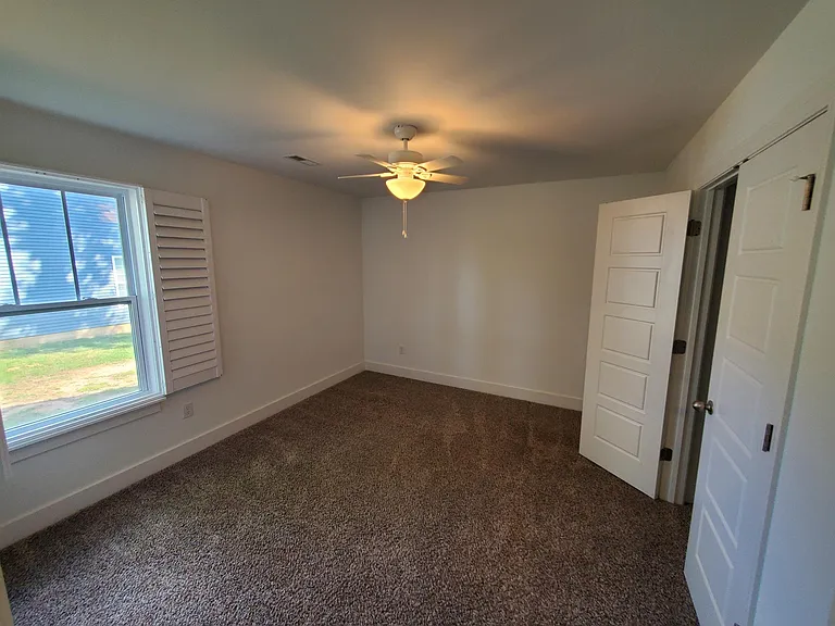 261 Woodcrest Ct — Photo 15