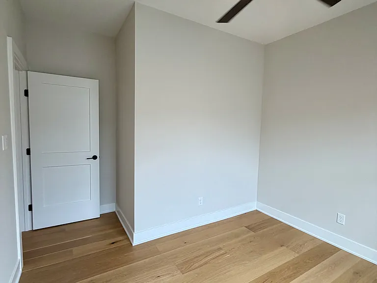 204 Crest Ridge Ct — Photo 49