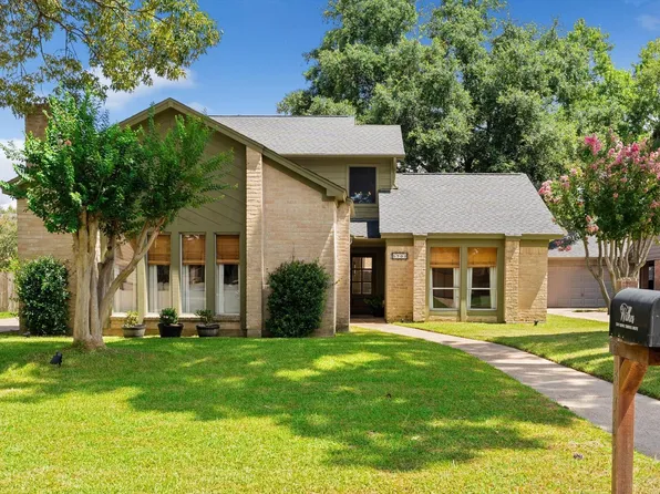 5707 Kiowa Timbers Dr, Humble, TX 77346