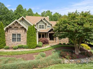 328 Shipman Pkwy, Flat Rock, NC 28731