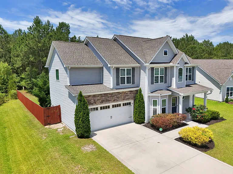 405 Belhaven Ct — Photo 1