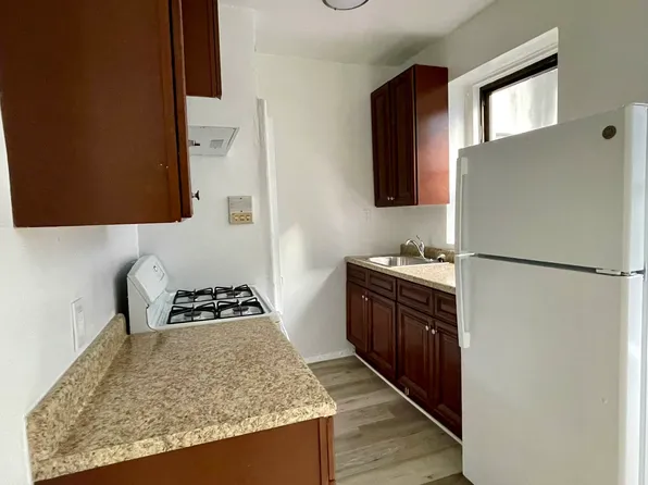 701 West 189th Street image 1 of 6