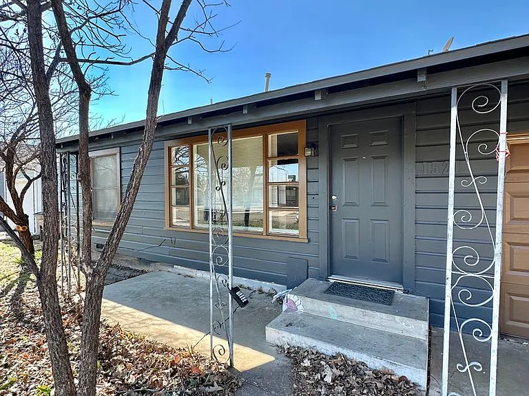 1521 Kenwood Dr — Photo 1