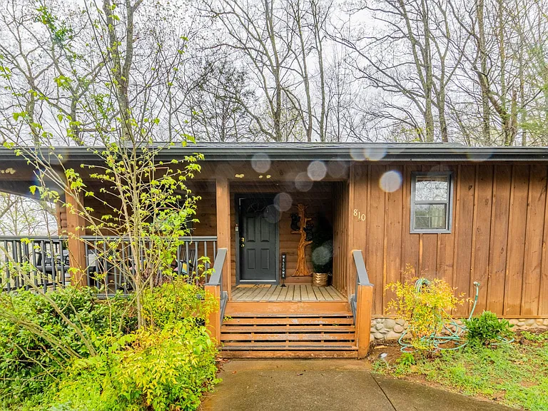 810 Cabin Creek Way — Photo 33