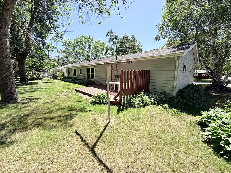 318 N Park St — Photo 4