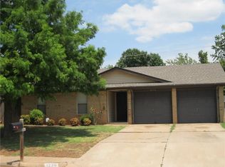 1220 Del Norte Dr, Edmond, OK 73003