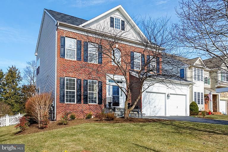 1st image of 709 Montauk Ct NE