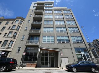 770 W Gladys Ave #606, Chicago, IL 60661