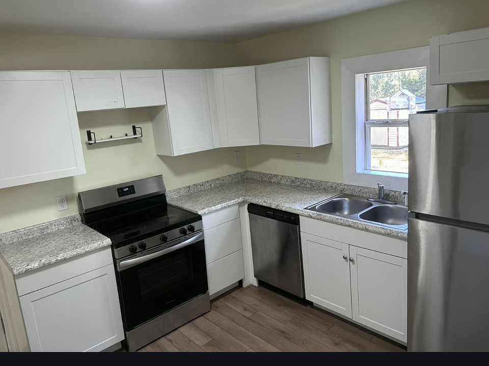 1st image of 105 Sunnyland Ct