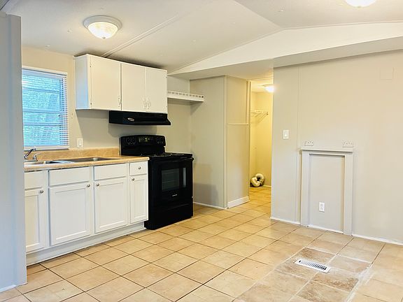 4th image of 143 Bluebird Ln #5