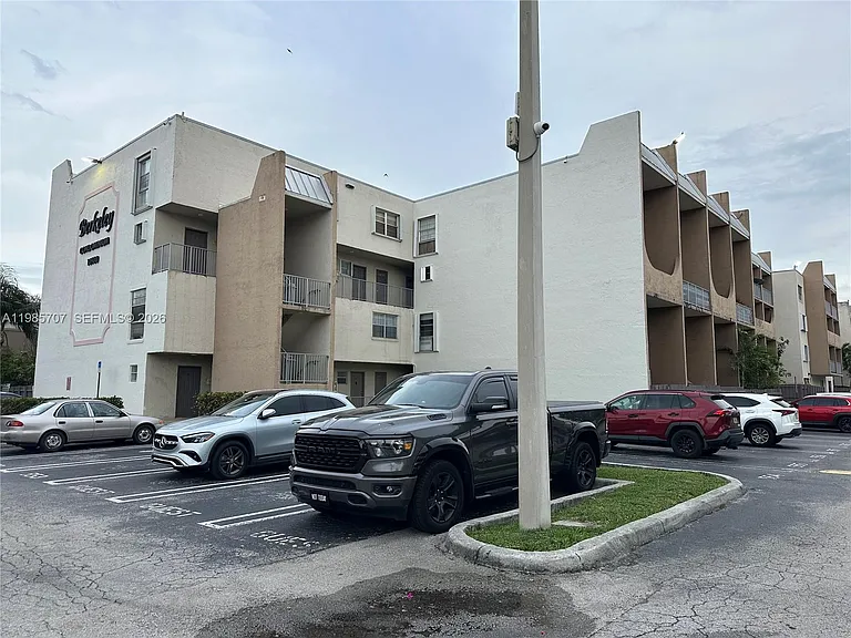 10900 SW 104th St #322 — Photo 33