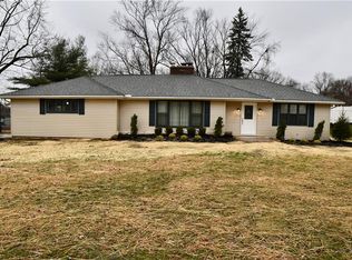 1741 Krumroy Rd, Akron, OH 44312