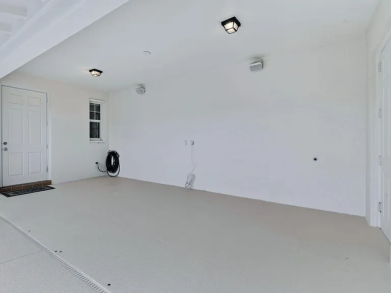 303 Caravelle Dr — Photo 49