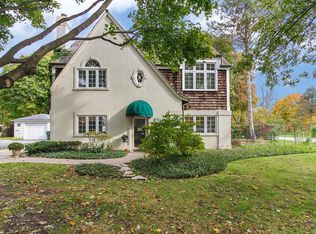 630 Kenwood Ave, Libertyville, IL 60048