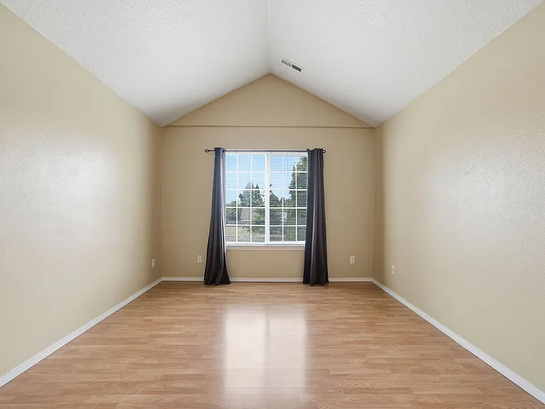1499 NE Birkshire Ct — Photo 16