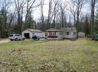 127 Timbers Dr, Houghton Lake, MI 48629
