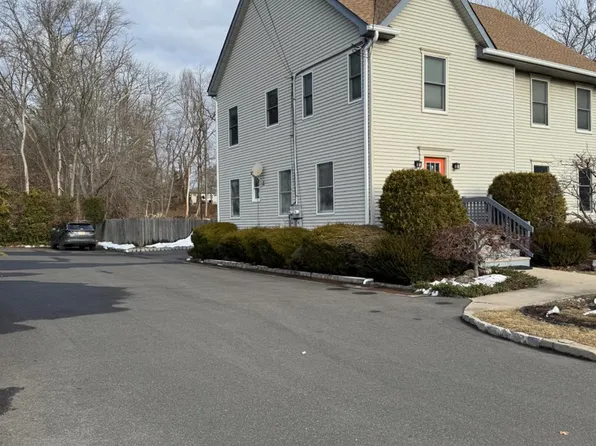 630 Valley Rd, Gillette, NJ 07933