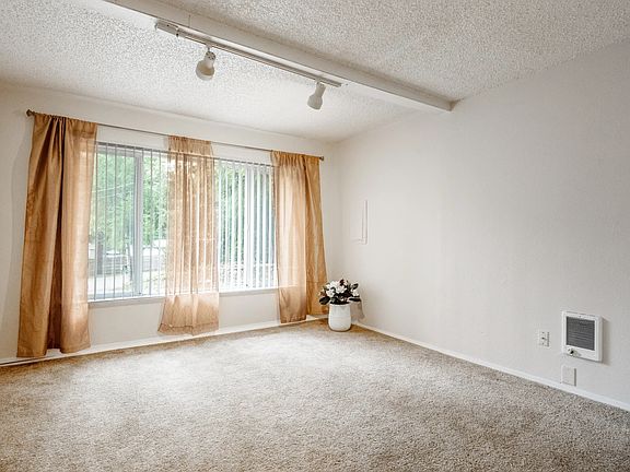 5th image of 6508 185th Ave E