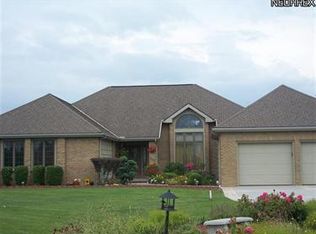 105 N Wexford Dr W, Oak Harbor, OH 43449