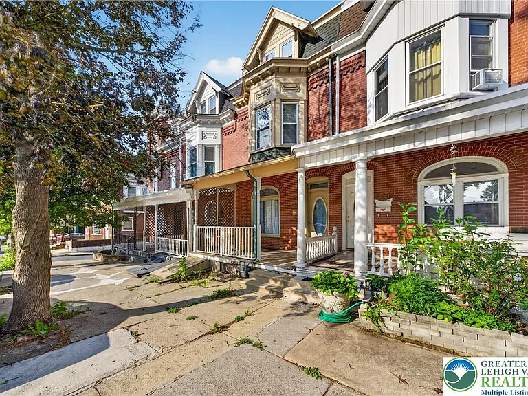 121 S 14th St — Photo 1