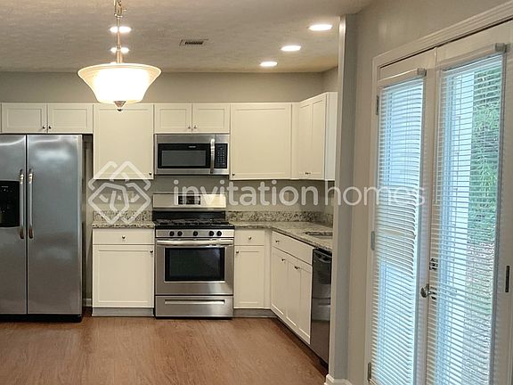 4th image of 2732 Mamie Ln