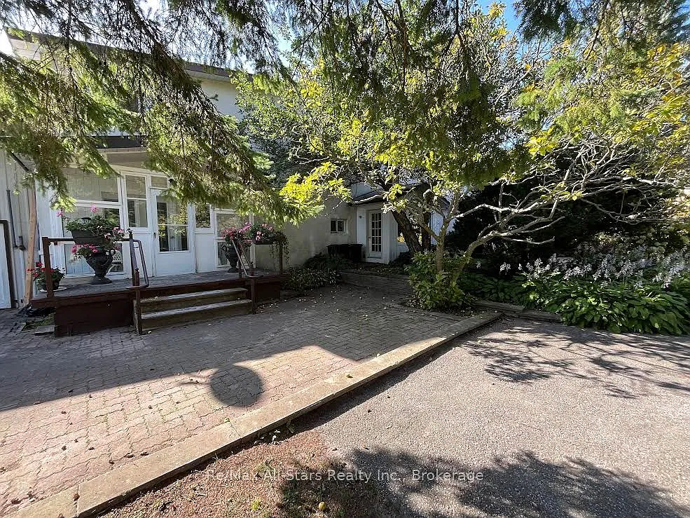 2 bed, $2,000 — Photo 1