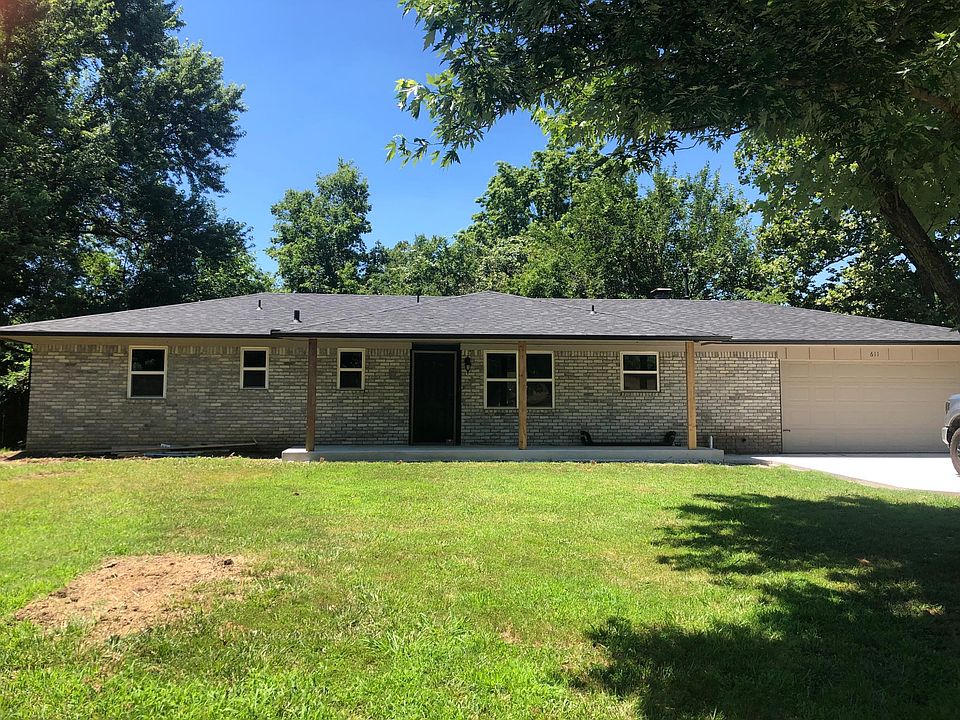 1st image of 611 S Maywood Dr