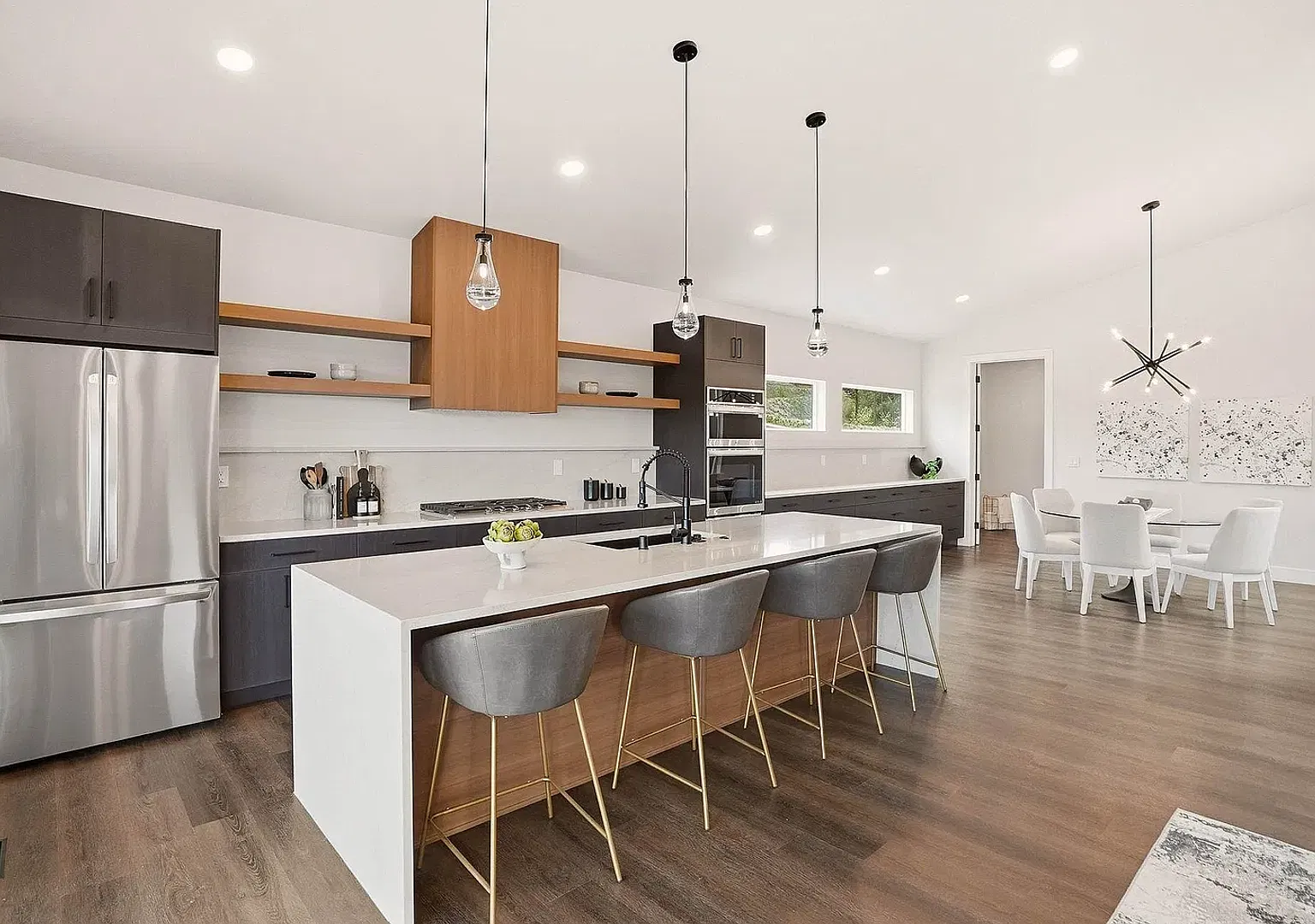 Beautiful 5 Bed, 5 Bath House in Spokane! — Photo 4
